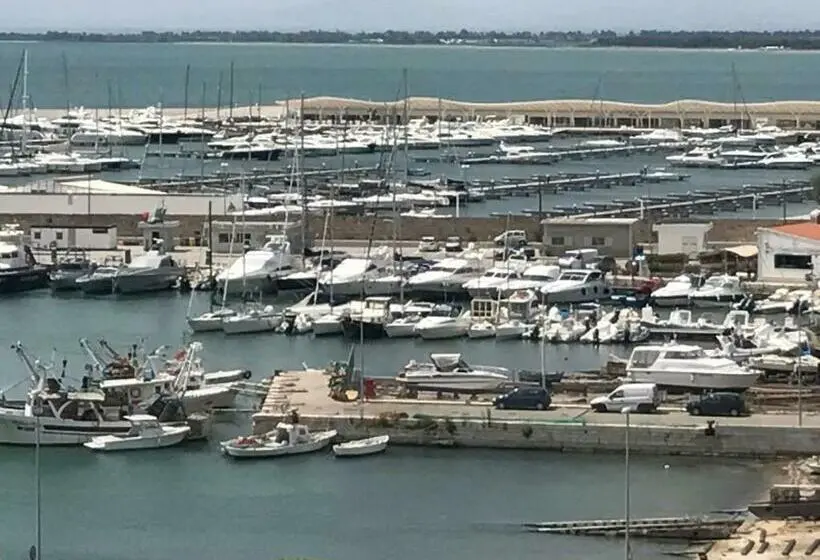 اتاق استاندارد با بالکن و چشم‌انداز دریا, B&b Piazza Marconi