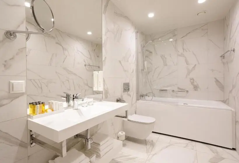 Standard Room with Hot Tub