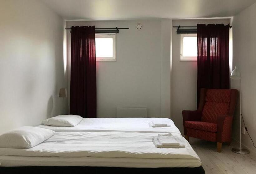 اتاق استاندارد با سرویس بهداشتی مشترک, Fjord Hostel Rooms