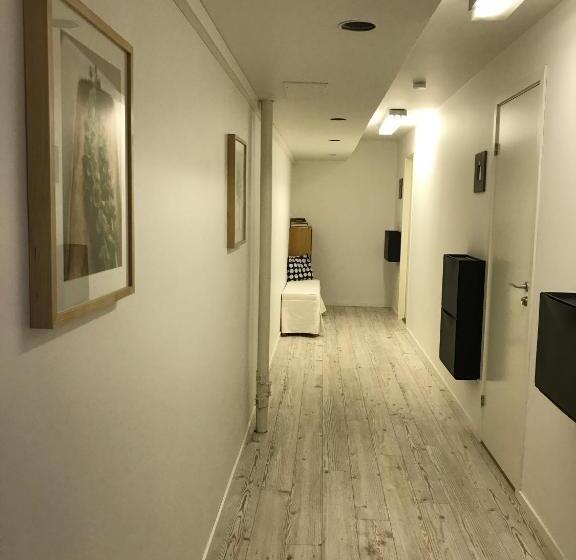 带共用浴室的标准房间, Fjord Hostel Rooms