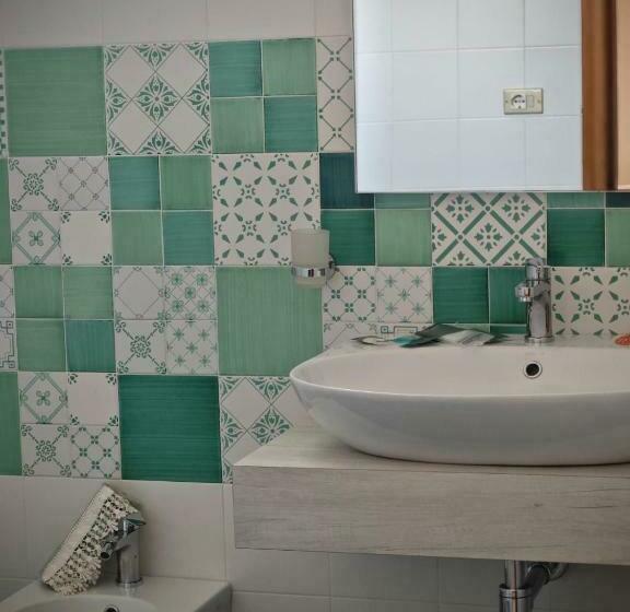 Fyrbädds Standardrum, Glem B&b