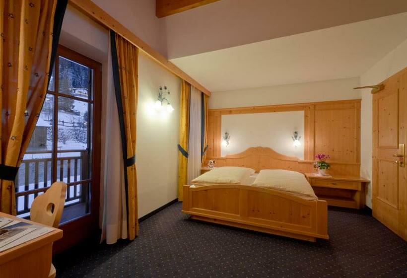 غرفة قياسية مزوَّدة بشُرفة, Al Viel B&b