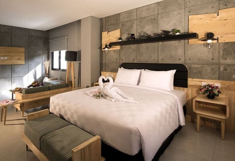 Полулюкс, Ayaartta Hotel Malioboro