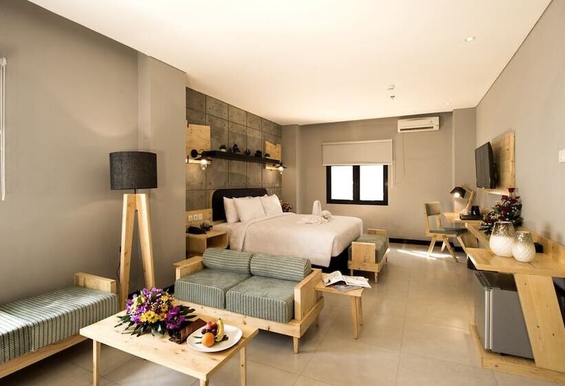 Полулюкс, Ayaartta Hotel Malioboro