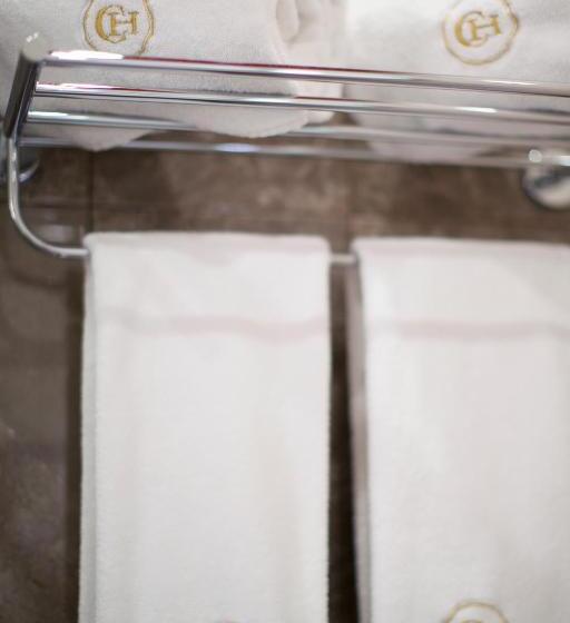 스위트 킹사이즈 침대, Central Hotel Yerevan