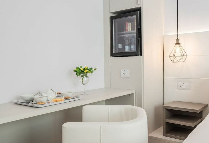 اتاق راحتی سه تخته, Elite