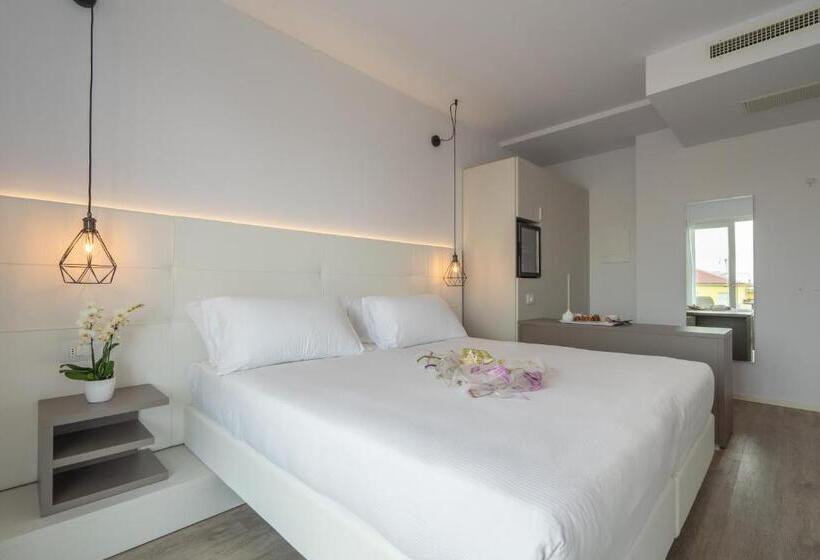 اتاق استاندارد با بالکن, Elite