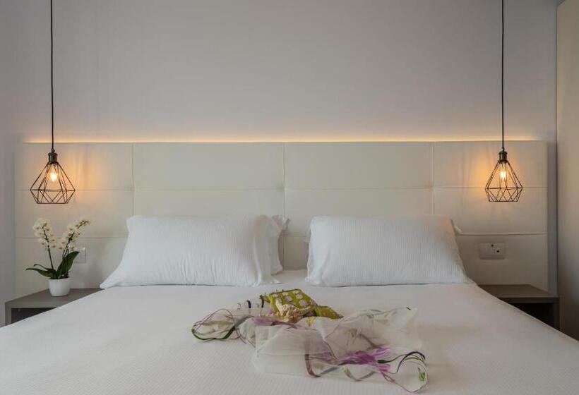 اتاق استاندارد با بالکن, Elite