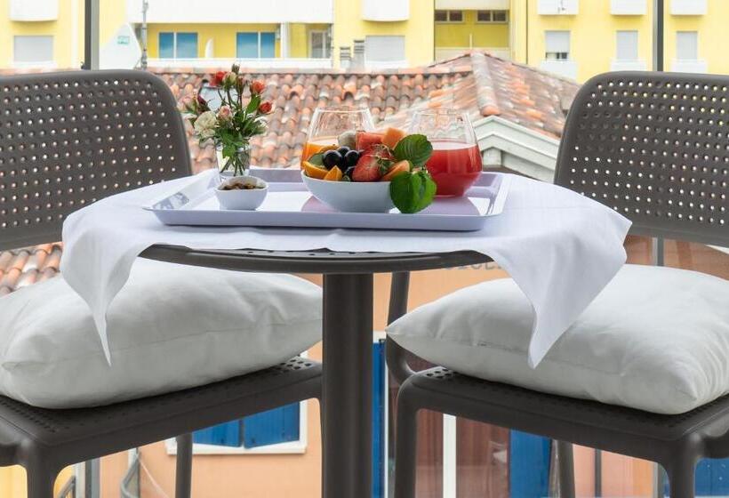 اتاق استاندارد با بالکن, Elite