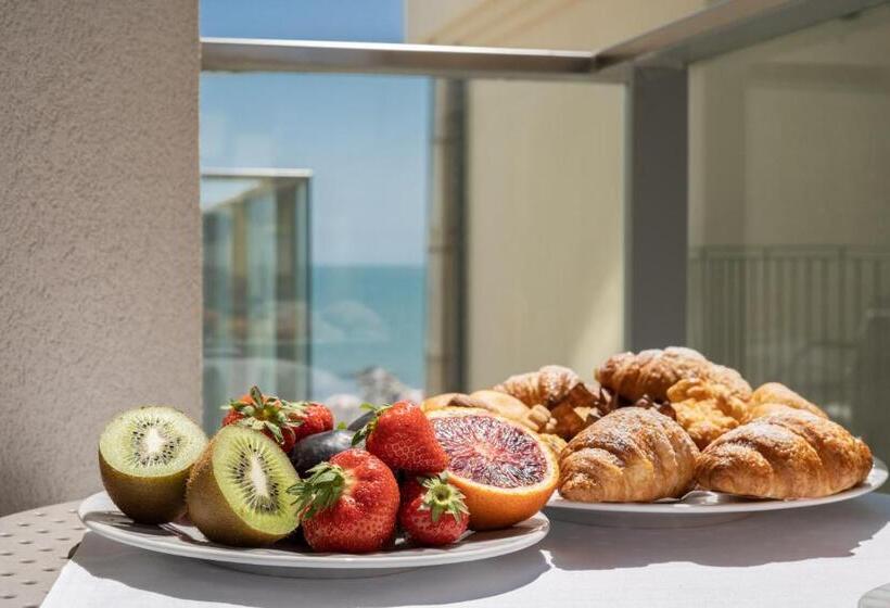 اتاق سوپریور با چشم‌انداز جانبی دریا, Elite