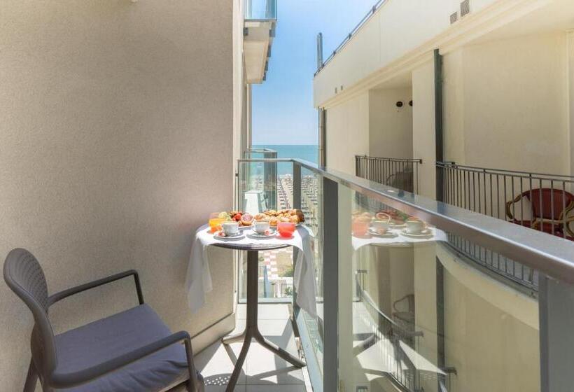 اتاق سوپریور با چشم‌انداز جانبی دریا, Elite