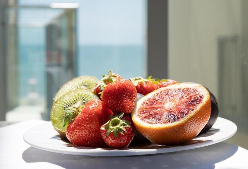 اتاق سوپریور با چشم‌انداز جانبی دریا, Elite