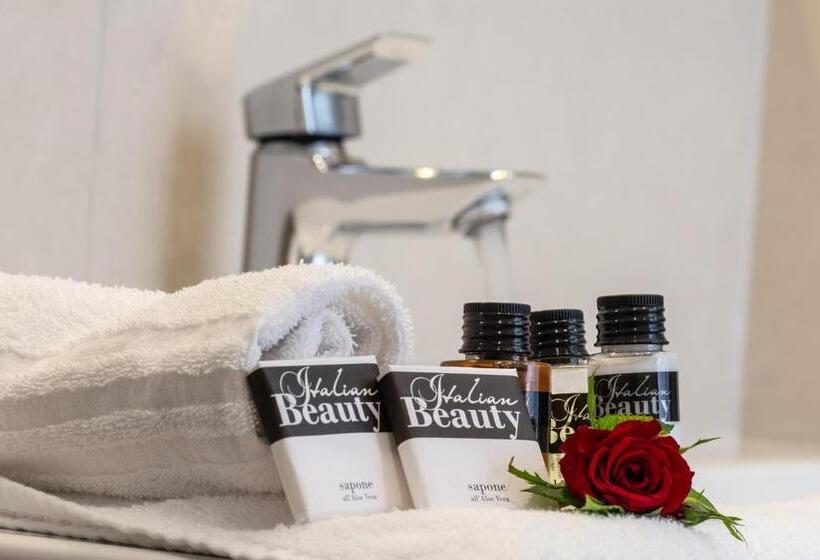 اتاق لوکس با چشم‌انداز دریا, Elite