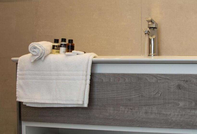 اتاق لوکس با چشم‌انداز دریا, Elite