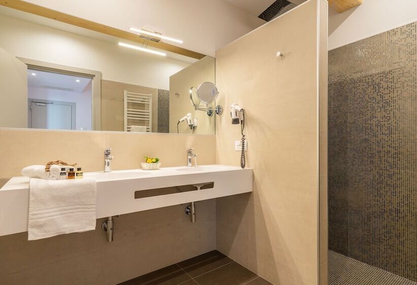 Deluxe Suite Sea View, Elite