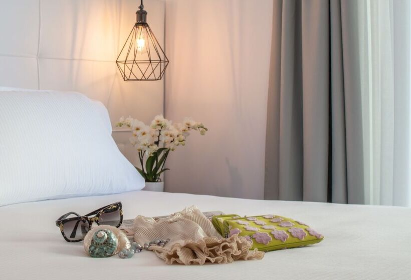 اتاق سوپریور با چشم‌انداز جانبی دریا, Elite