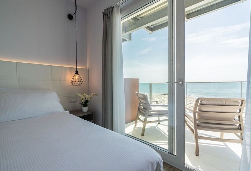 اتاق لوکس با چشم‌انداز دریا, Elite