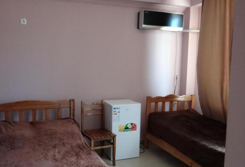 اتاق راحتی سه تخته, Lotus