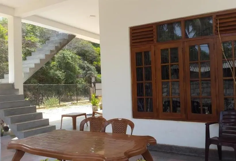 Economy-huone, Priyanna Guest, Forest View