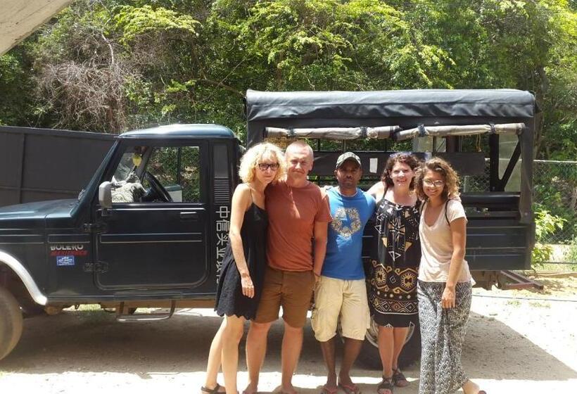 家庭间, Priyanna Guest, Forest View