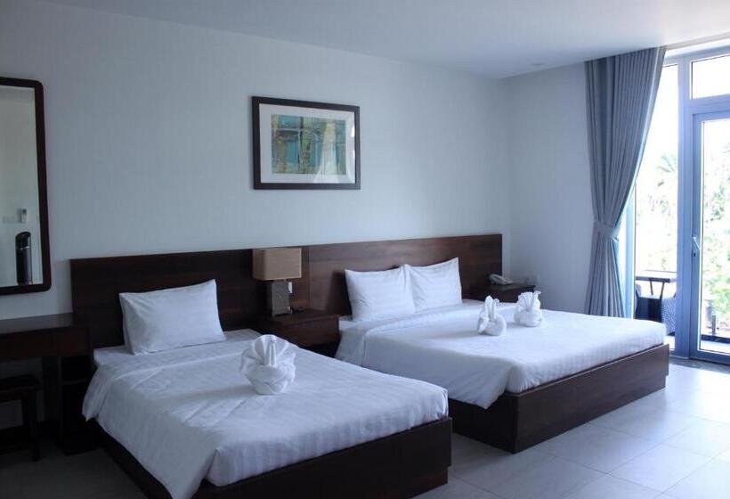 اتاق خانوادگی با چشمانداز دریا, Qli