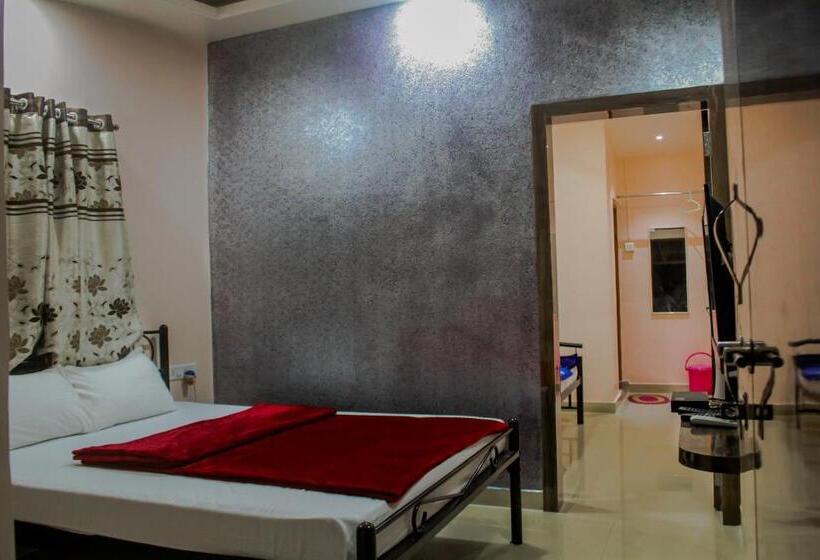 חדר משפחתי דלוקס, Lakeview Resort Lavasa