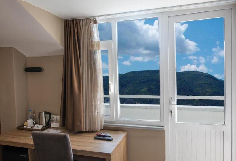 デラックストリプルルーム, Otel Vona