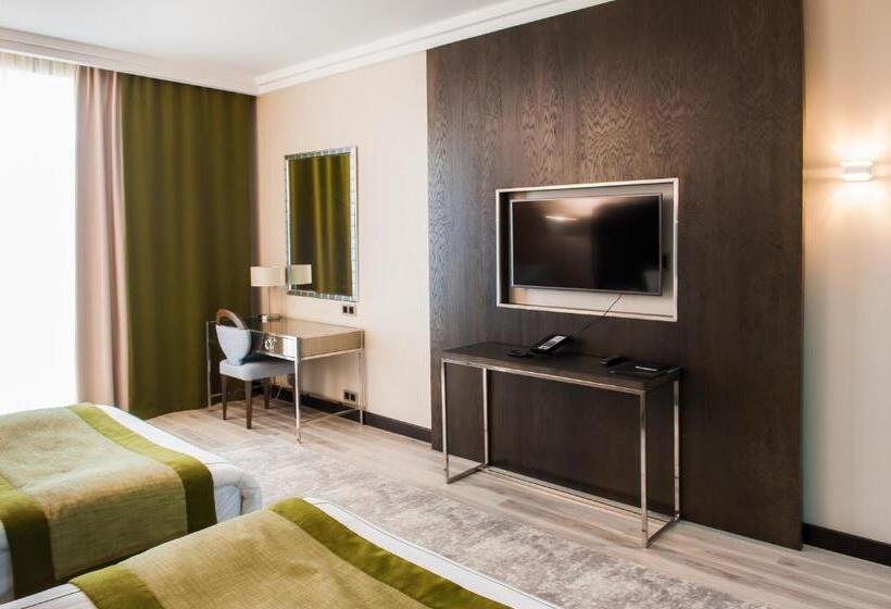 اتاق استاندارد با 2 تخت دوبل, The One Hotel Astana