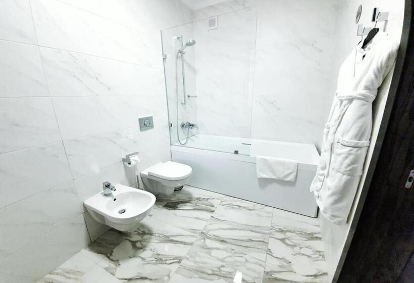 اتاق استاندارد با 2 تخت دوبل, The One Hotel Astana