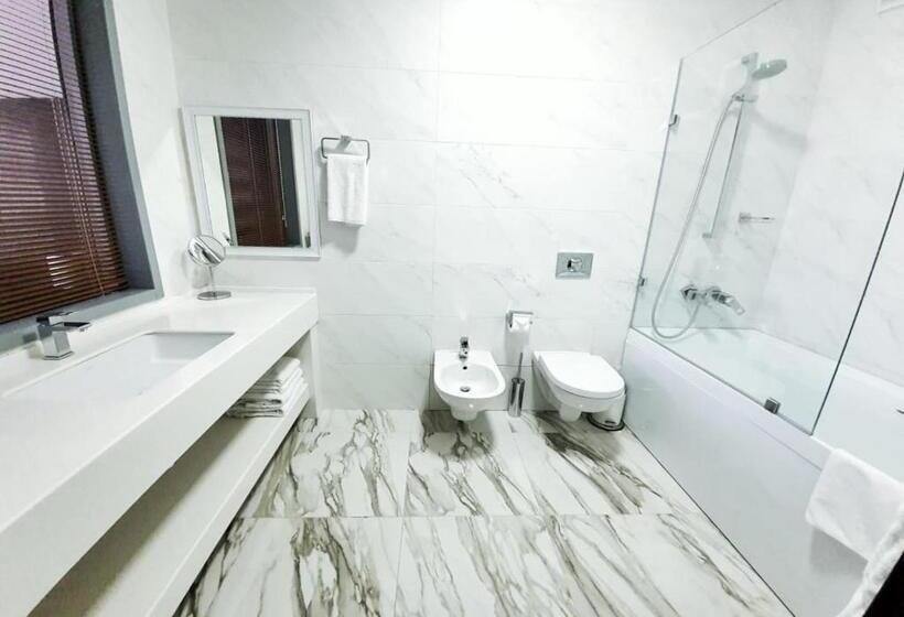 اتاق استاندارد با 2 تخت دوبل, The One Hotel Astana