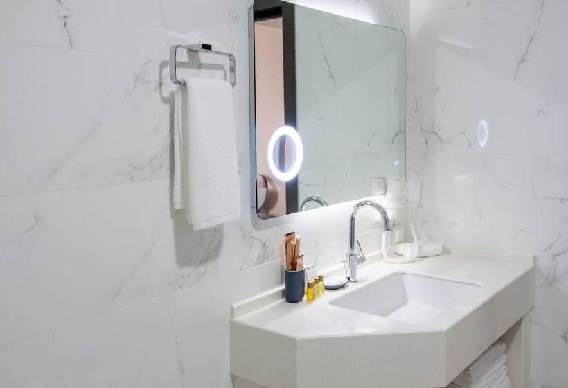 اتاق استاندارد یک نفره, The One Hotel Astana