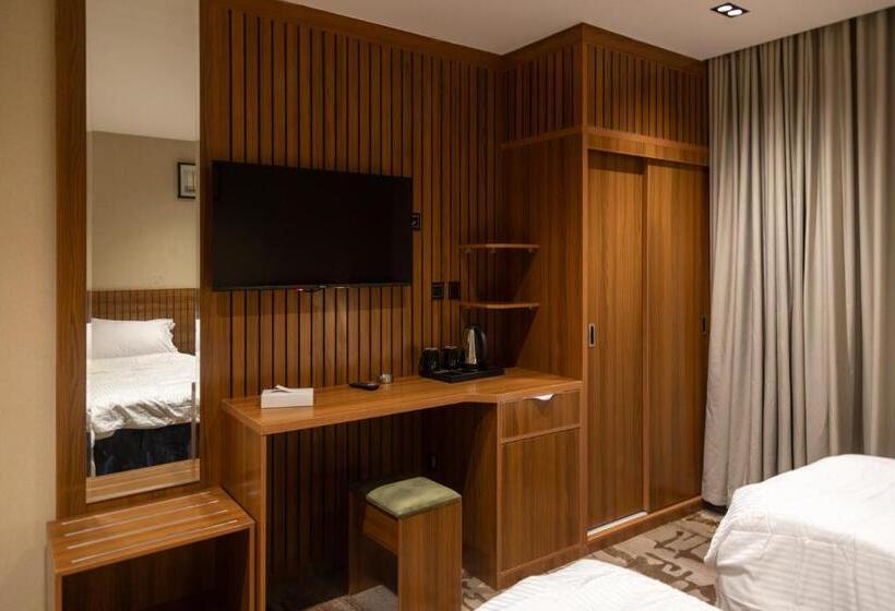 Номер Стандарт Трехместный, فندق الريان الفضي