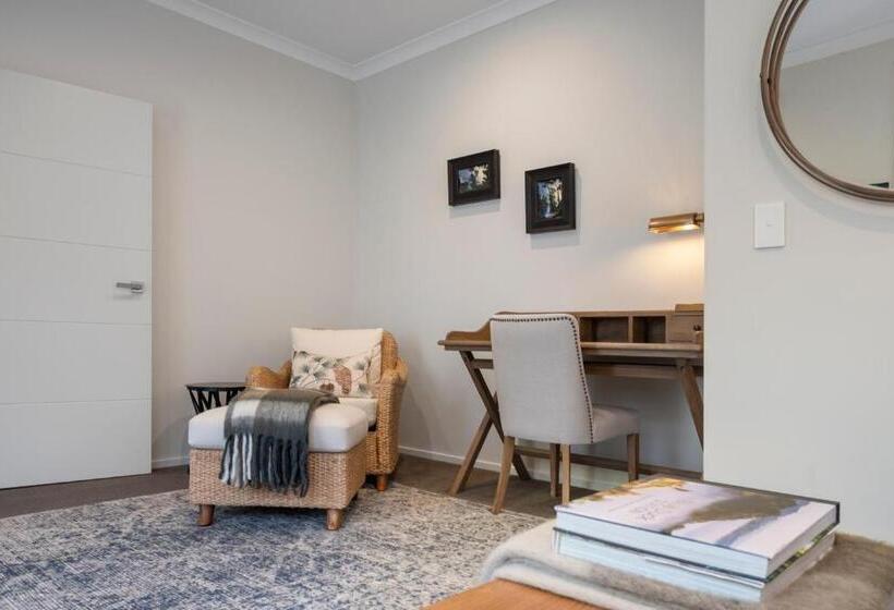 דירת חדר נוף לגינה, Kaitahi   Luxury Lodge