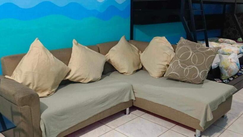 استودیوی استاندارد, Jo Condotels