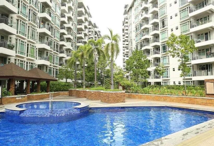 سوییت سوپریور, Newport Executive Villas Condo