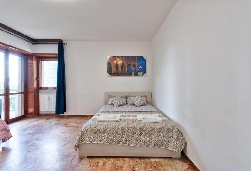 اتاق ساده سه‌ نفره, Arish Downtown Venice