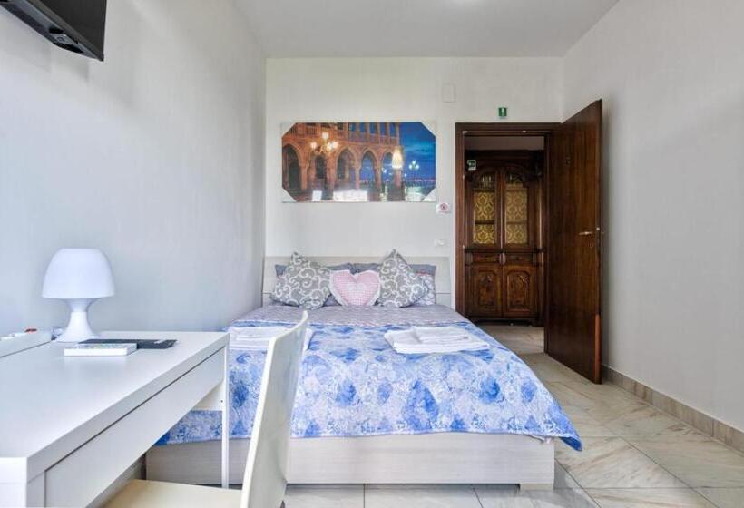 اتاق لوکس, Arish Downtown Venice