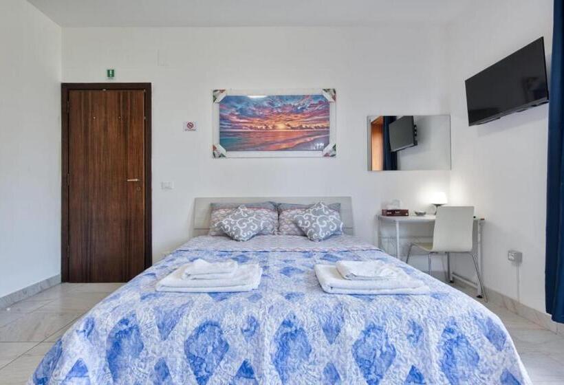 اتاق استاندارد سه نفره, Arish Downtown Venice