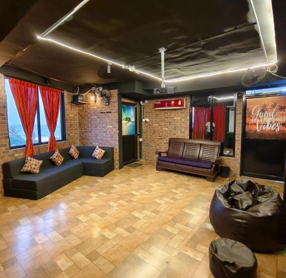 استودیوی استاندارد با چشمانداز دریا, The Ocean Grand