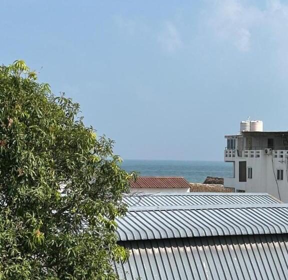 اتاق سه نفره دلوکس با چشمانداز دریا, The Ocean Grand