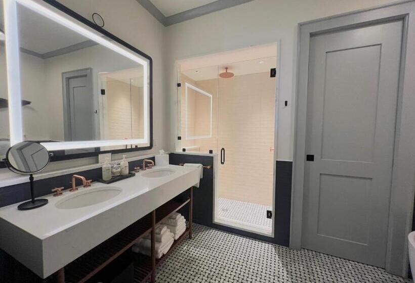 标准间, Copper Vine Wine Pub & Inn