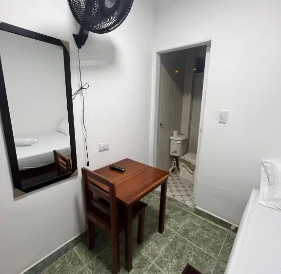 Chambre Standard Individuelle, Melemar