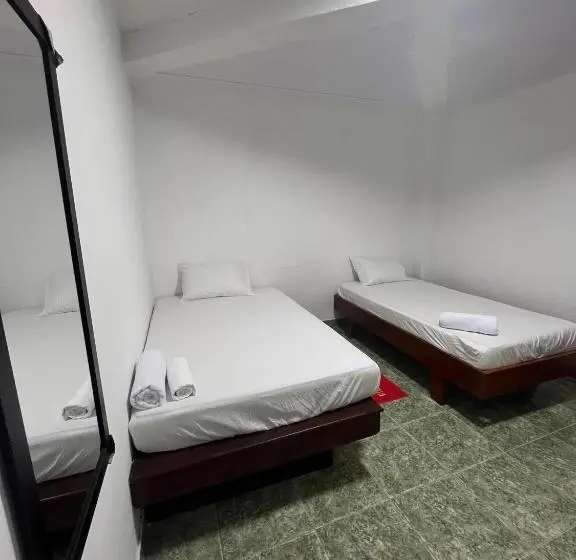 Chambre Economy, Melemar