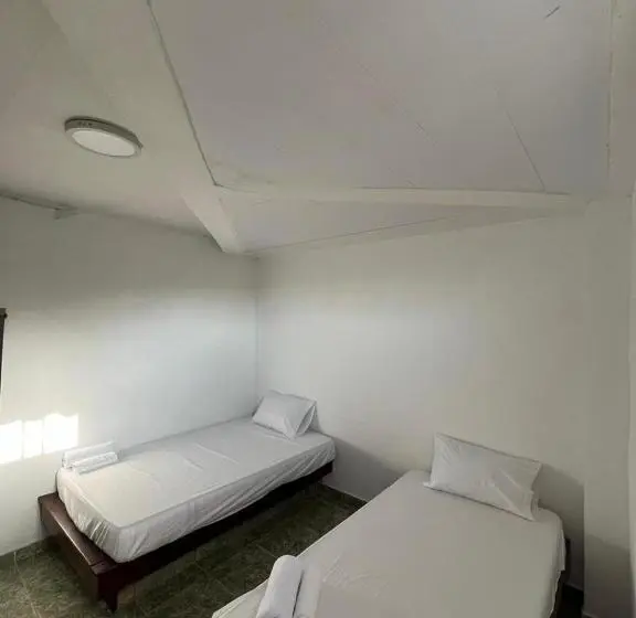 Chambre Economy, Melemar