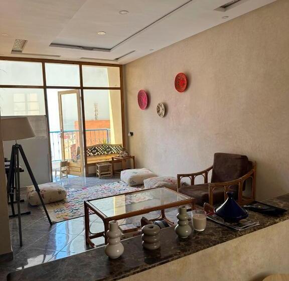 דירת שני חדרים עם מרפת, Eunoia Houses