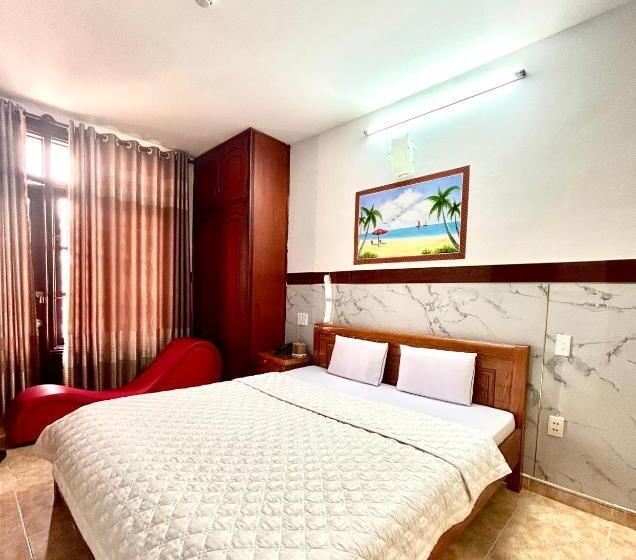 اتاق لوکس, Thuy Duong 2