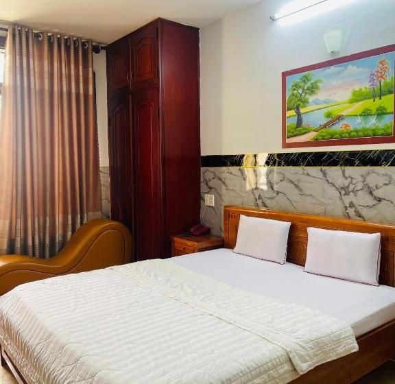 اتاق لوکس, Thuy Duong 2