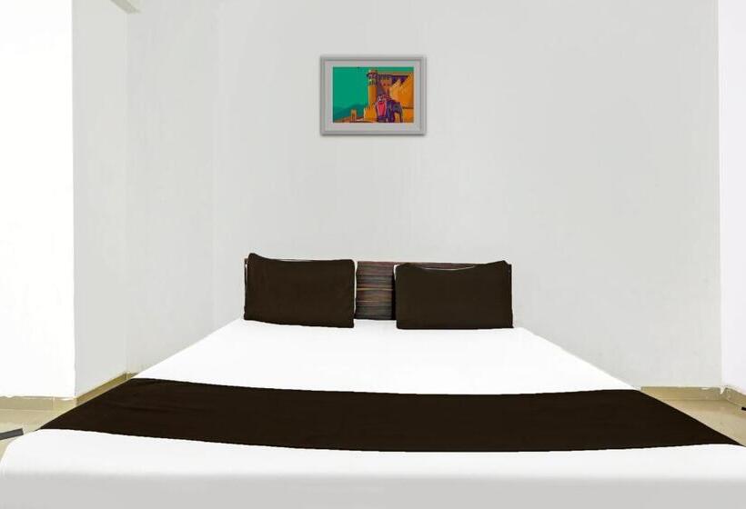 Трехместный Номер Классика, Oyo Hotel Galaxy