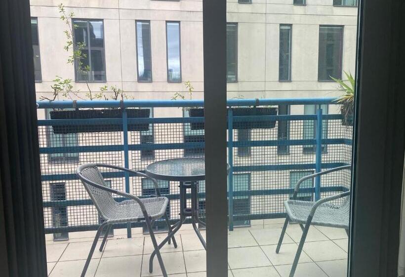 Pokój Standard z Balkonem, 14 16 Whitworth Street