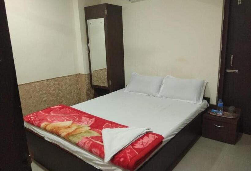 Economy-huone, Lemonhouse Tarun Nagar